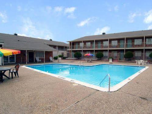 Americas Best Value Inn And Suites North Фармерс-Бранч Экстерьер фото